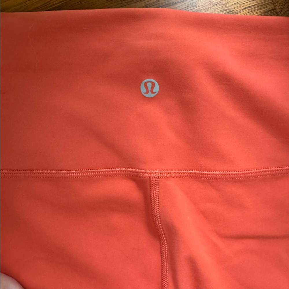 Lululemon Wunder Under Leggings - size 6